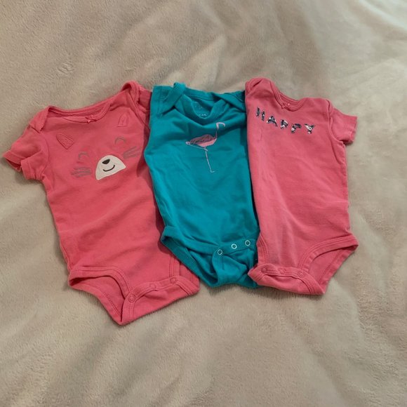 Bodysuit Lot Short Sleeve Snap Crotch Bodysuits Size 6 Month - Picture 1 of 13